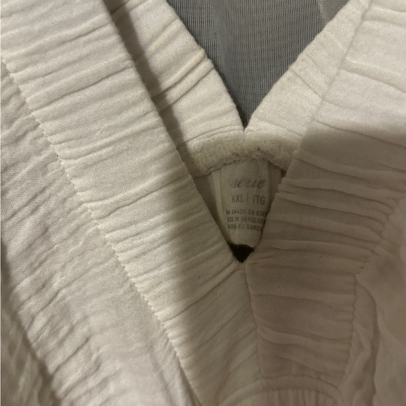 COPY - COPY - AE flowly crop top - Picture 2 of 4